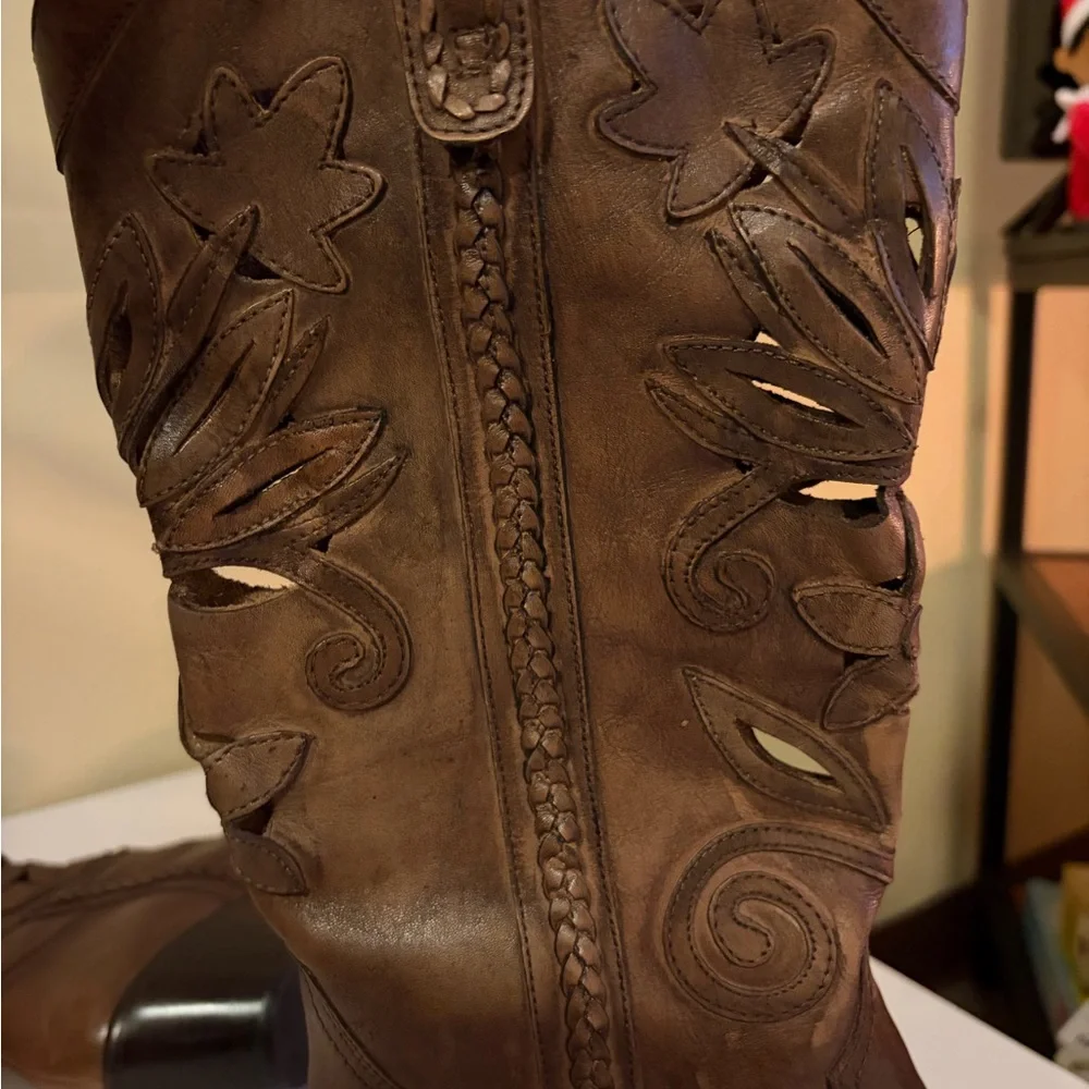Matisse Tan Leather Heeled Boots. Like-New - Picture 5 of 6